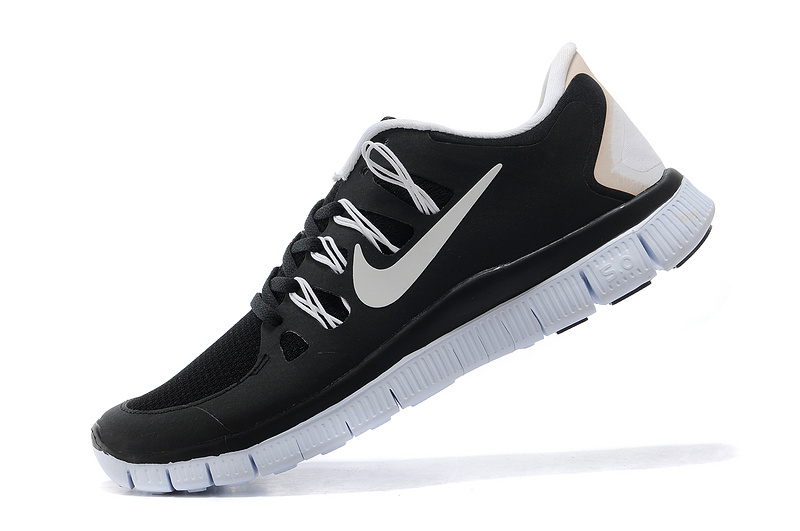 des hommes nouveaux plus libres 5.0 nike chaussures blanc noir (1)